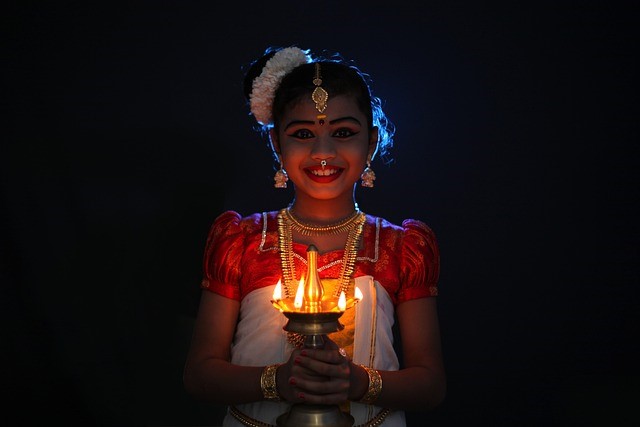DIWALI, la festa indiana della luce, della vittoria del bene sul male, della conoscenza sull’ignoranza.