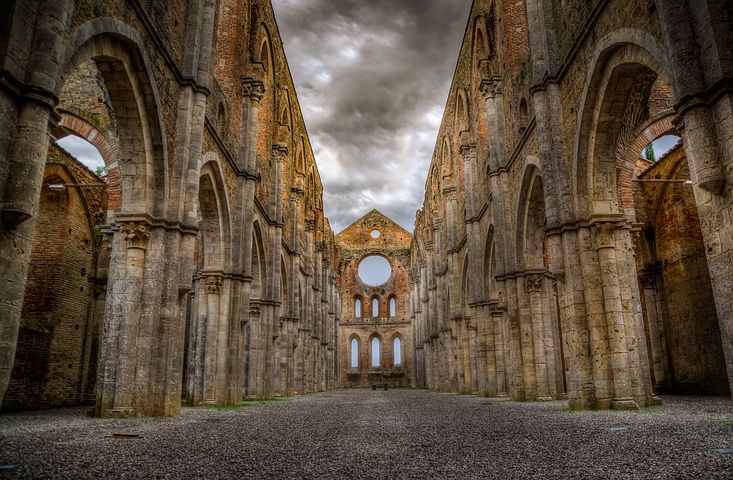 San Galgano: un miraggio di pietra e aria!